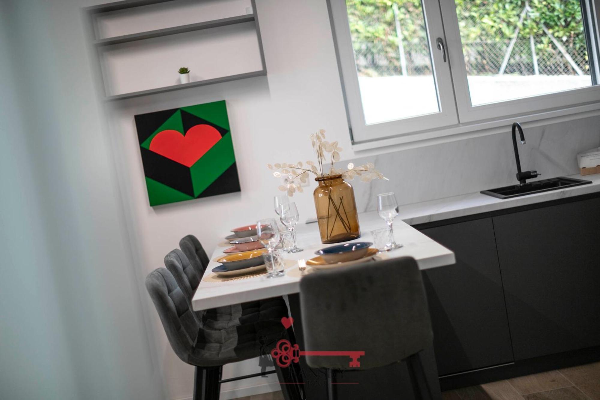 Home Sofia Room 2 - Modern Station -By Easylife Swiss Λουγκάνο Εξωτερικό φωτογραφία